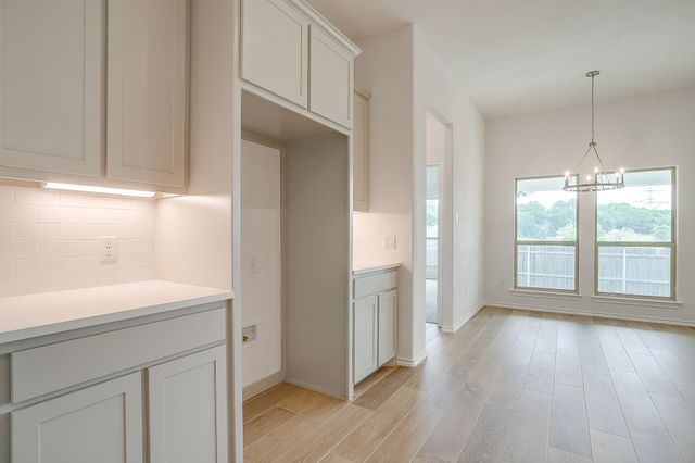 6913 Trail Rock Drive, Benbrook, TX 76126