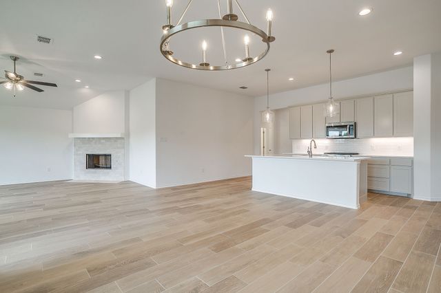 6913 Trail Rock Drive, Benbrook, TX 76126