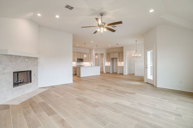 6913 Trail Rock Drive, Benbrook, TX 76126