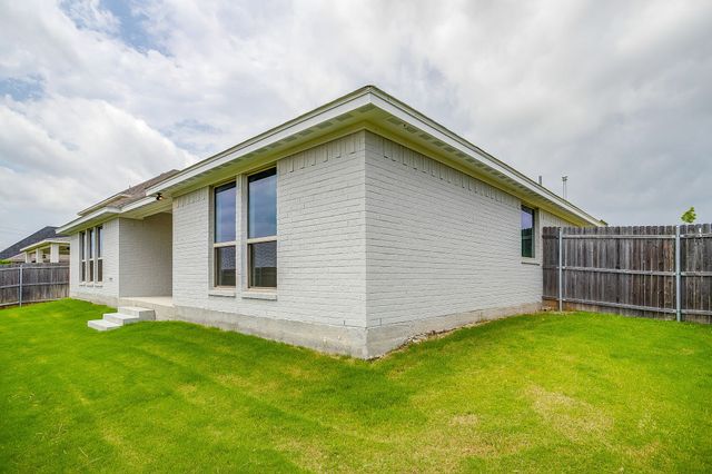 6913 Trail Rock Drive, Benbrook, TX 76126