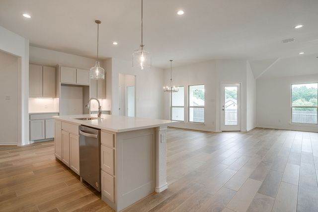 6913 Trail Rock Drive, Benbrook, TX 76126