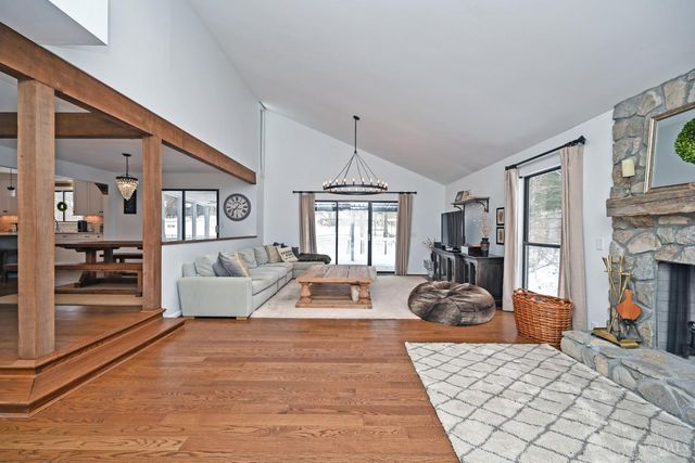 2 Stoney Creek Lane, Terrace Park, OH 45174