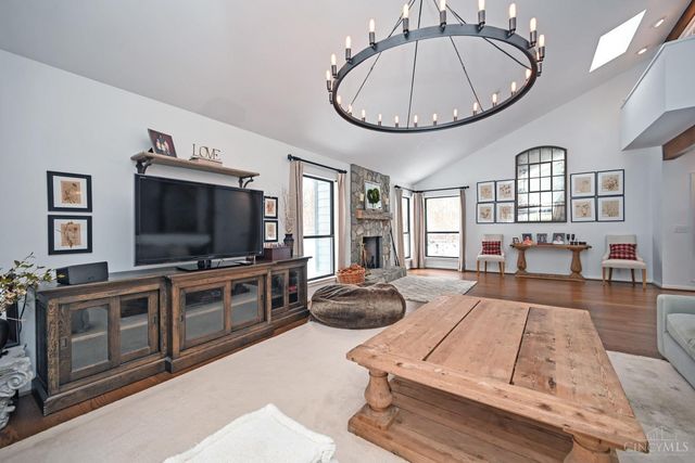 2 Stoney Creek Lane, Terrace Park, OH 45174