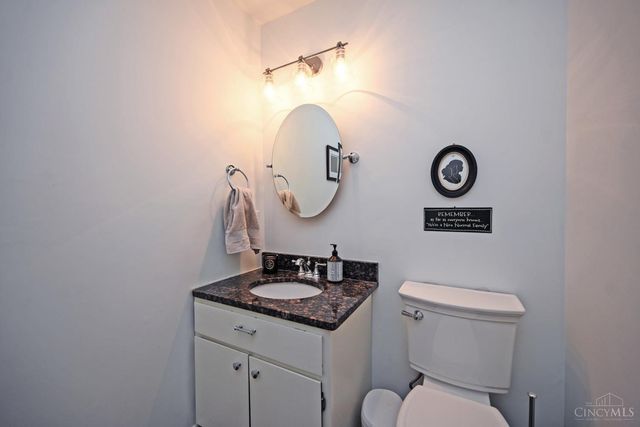 2 Stoney Creek Lane, Terrace Park, OH 45174