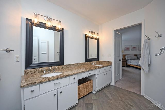 2 Stoney Creek Lane, Terrace Park, OH 45174