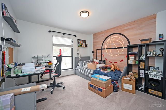 2 Stoney Creek Lane, Terrace Park, OH 45174