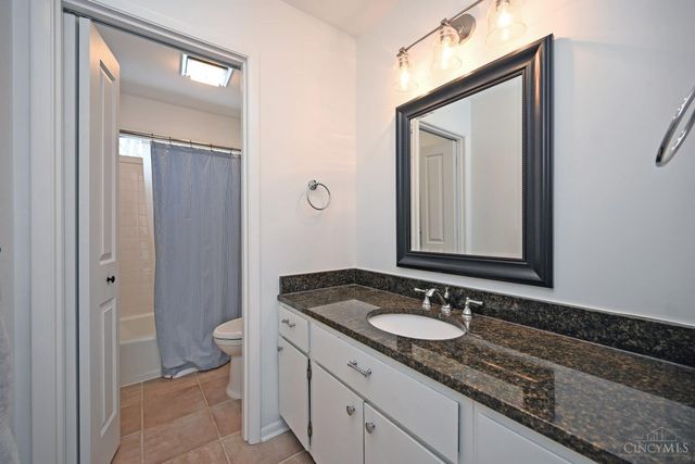 2 Stoney Creek Lane, Terrace Park, OH 45174