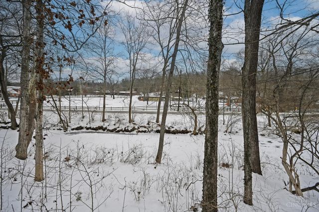 2 Stoney Creek Lane, Terrace Park, OH 45174