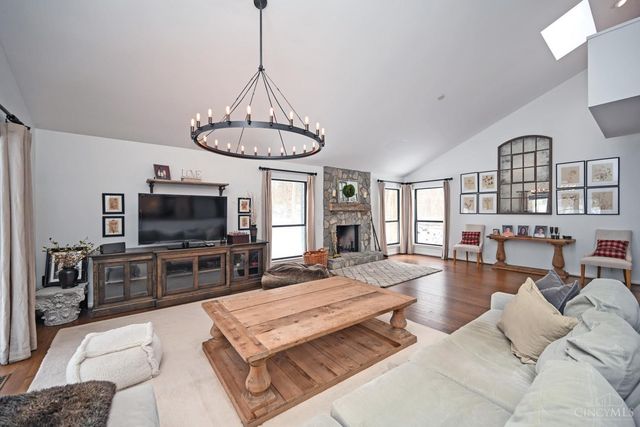 2 Stoney Creek Lane, Terrace Park, OH 45174