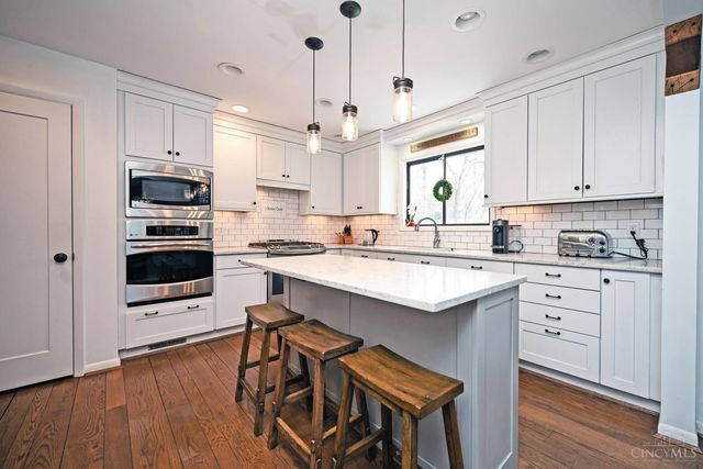 2 Stoney Creek Lane, Terrace Park, OH 45174