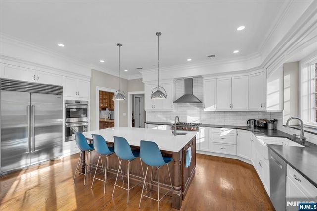 106 Koch Lane, Old Tappan, NJ 07675