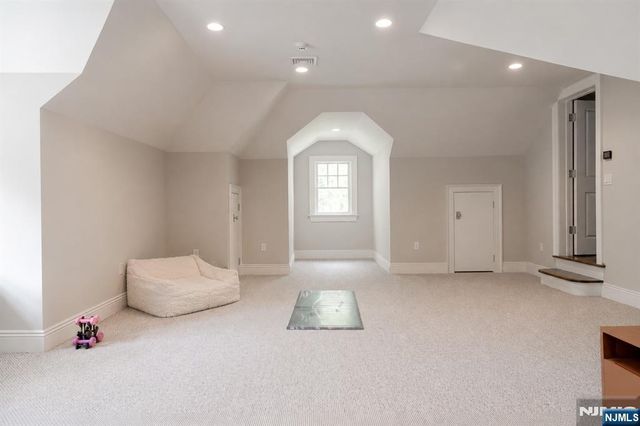 106 Koch Lane, Old Tappan, NJ 07675