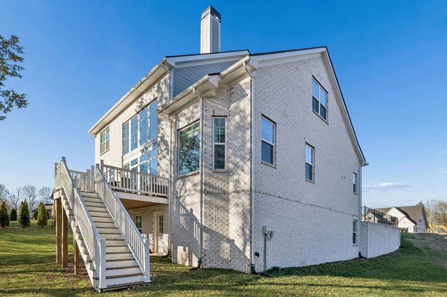 1136 Willow Springs Dr, Lebanon, TN 37087