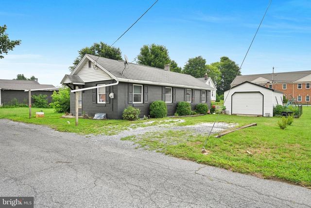 1515A E CARACAS AVE, Hershey, PA 17033