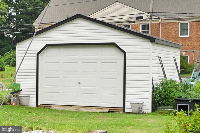 1515A E CARACAS AVE, Hershey, PA 17033