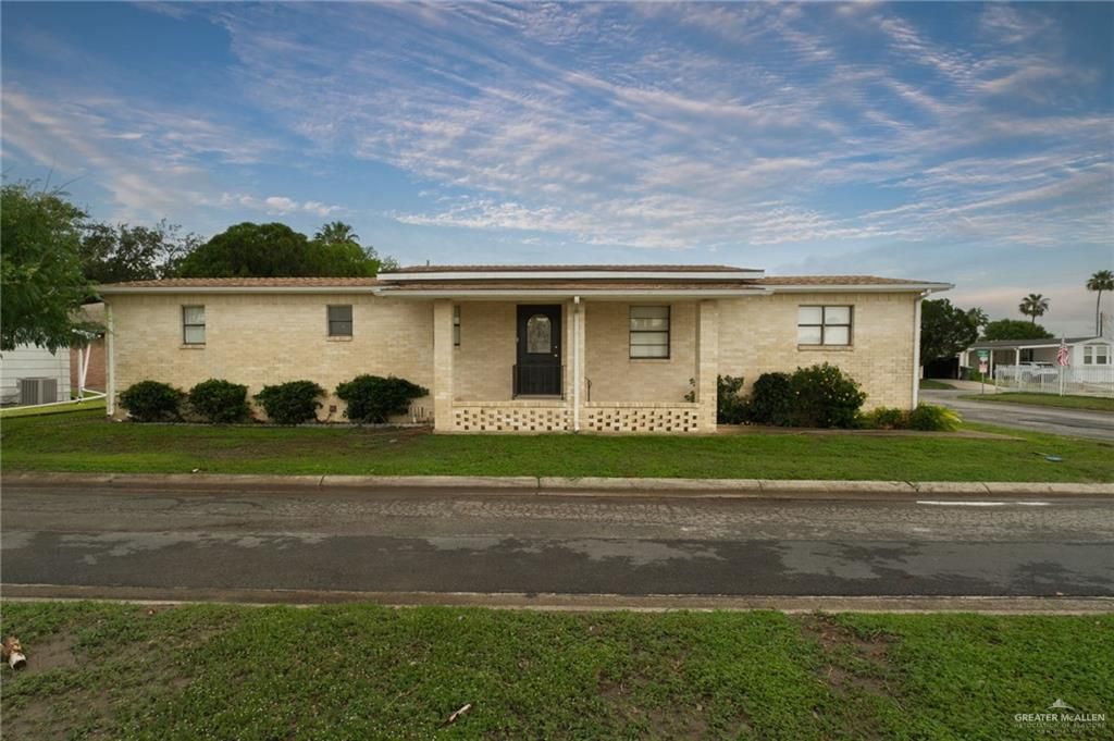 4 Pocahontas Drive, Harlingen, TX 78552