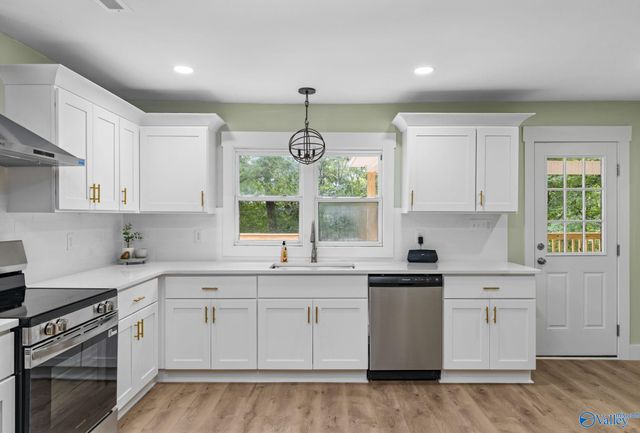 10690 Country Corner Road, Athens, AL 35614