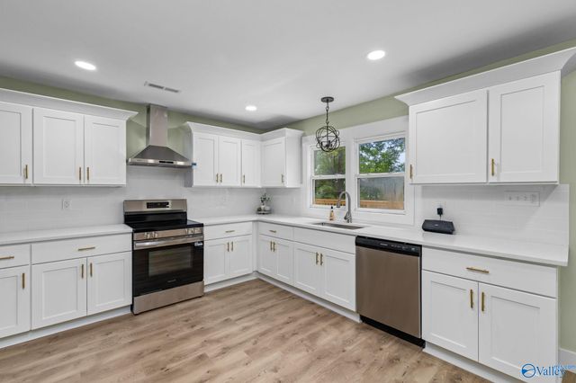 10690 Country Corner Road, Athens, AL 35614