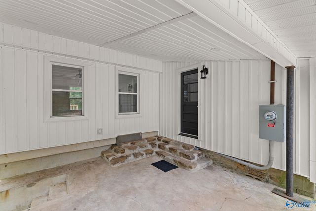 10690 Country Corner Road, Athens, AL 35614
