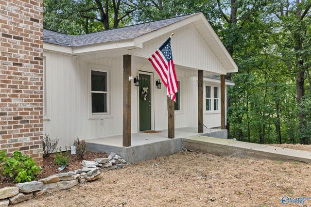 10690 Country Corner Road, Athens, AL 35614