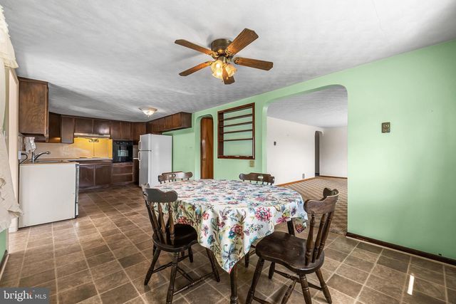 12706 HIGH POINT RD, Felton, PA 17322