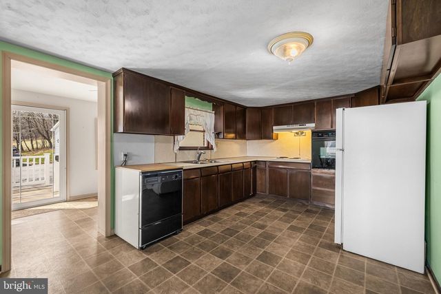 12706 HIGH POINT RD, Felton, PA 17322