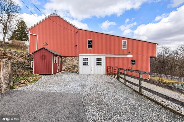 12706 HIGH POINT RD, Felton, PA 17322