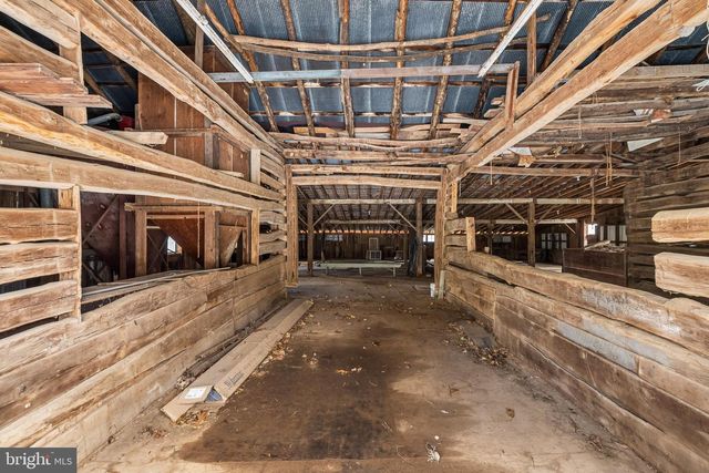 12706 HIGH POINT RD, Felton, PA 17322