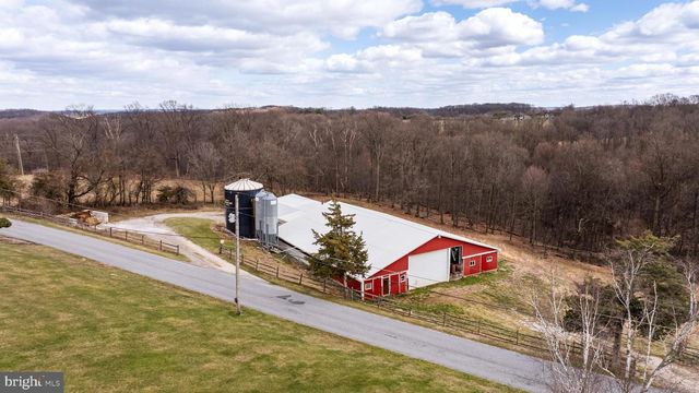 12706 HIGH POINT RD, Felton, PA 17322