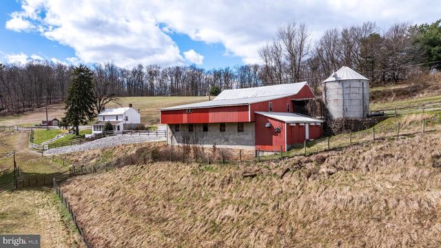 12706 HIGH POINT RD, Felton, PA 17322