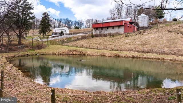 12706 HIGH POINT RD, Felton, PA 17322