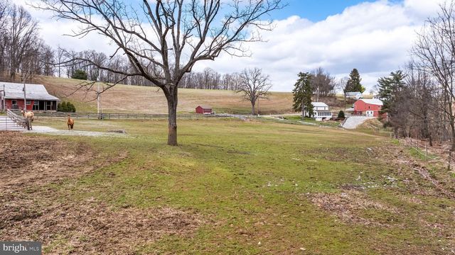 12706 HIGH POINT RD, Felton, PA 17322