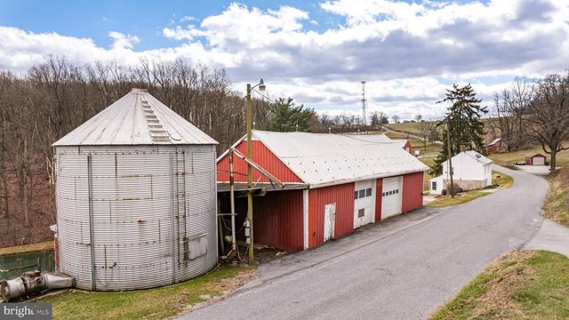12706 HIGH POINT RD, Felton, PA 17322