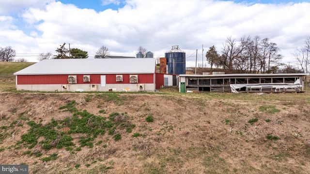 12706 HIGH POINT RD, Felton, PA 17322