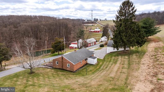 12706 HIGH POINT RD, Felton, PA 17322