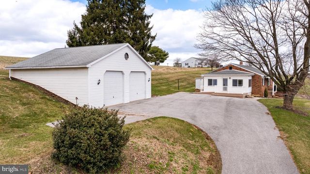 12706 HIGH POINT RD, Felton, PA 17322