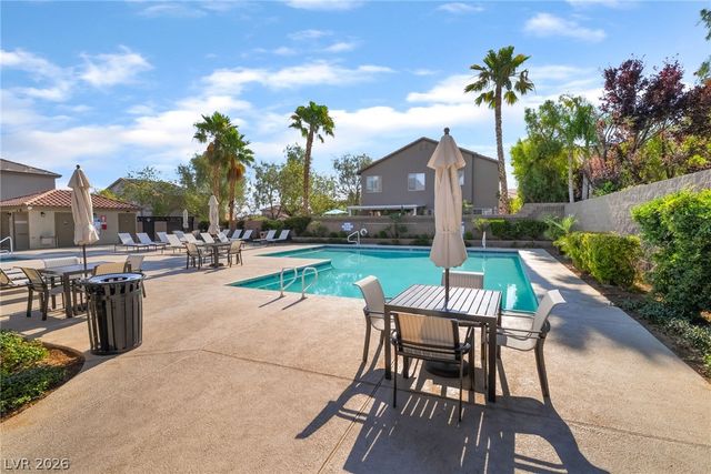 647 Moonlight Stroll Street, Henderson, NV 89002