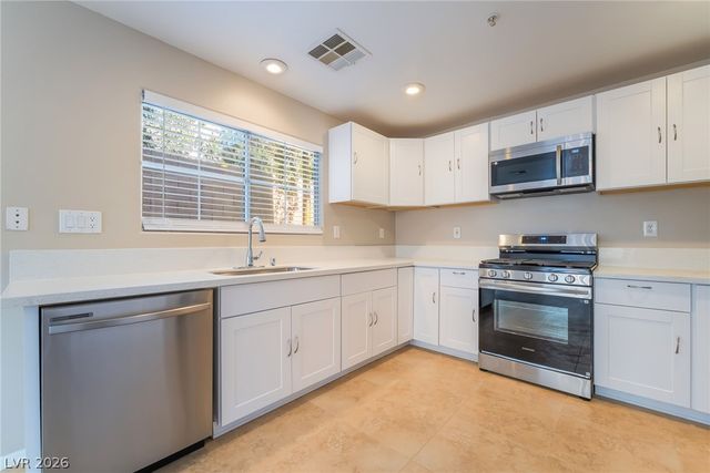 647 Moonlight Stroll Street, Henderson, NV 89002