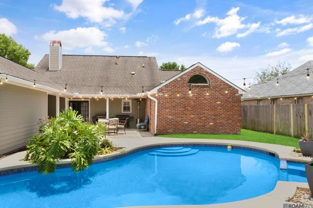 5364 River Meadow Dr, Baton Rouge, LA 70820