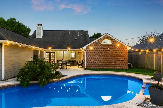 5364 River Meadow Dr, Baton Rouge, LA 70820