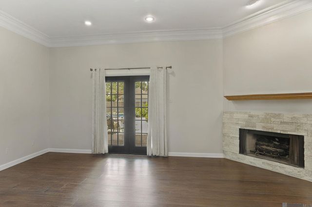 5364 River Meadow Dr, Baton Rouge, LA 70820