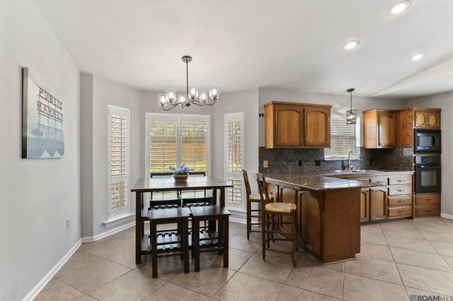 5364 River Meadow Dr, Baton Rouge, LA 70820