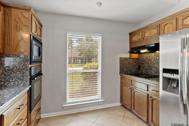 5364 River Meadow Dr, Baton Rouge, LA 70820