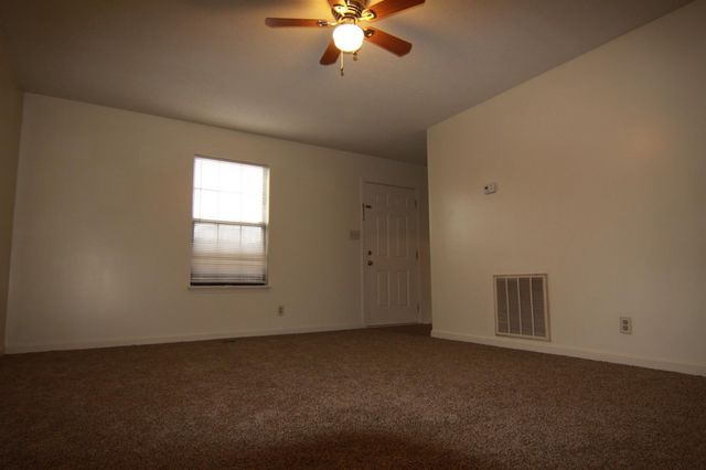 723 Peachers Mill Rd, Clarksville, TN 37042