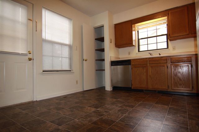 723 Peachers Mill Rd, Clarksville, TN 37042