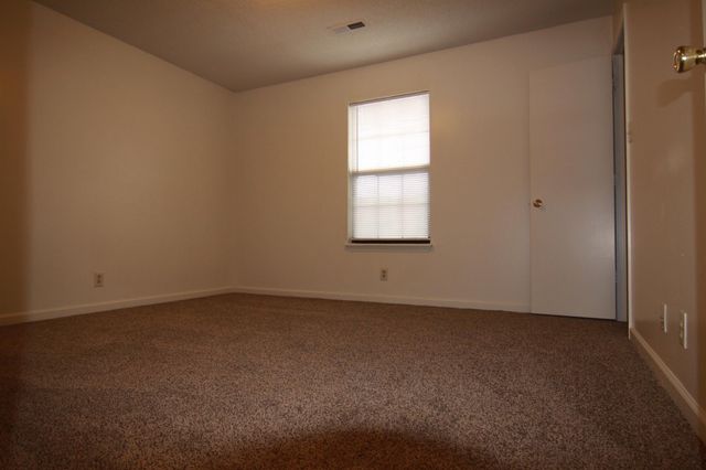 723 Peachers Mill Rd, Clarksville, TN 37042