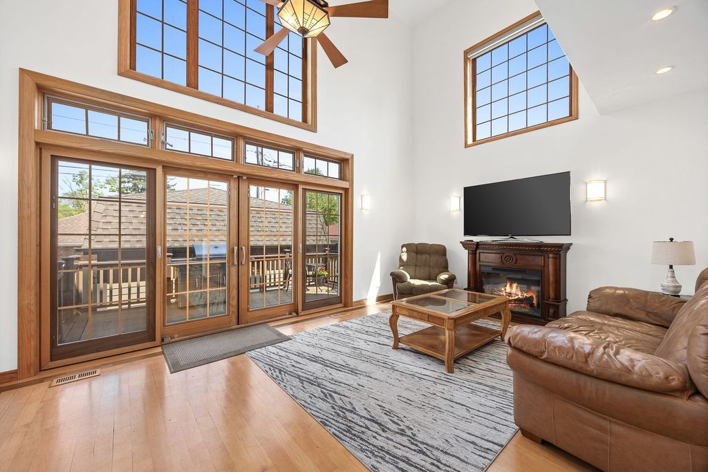 Image 12 of property listing at 7256 W Ibsen Street, Chicago, IL 60631