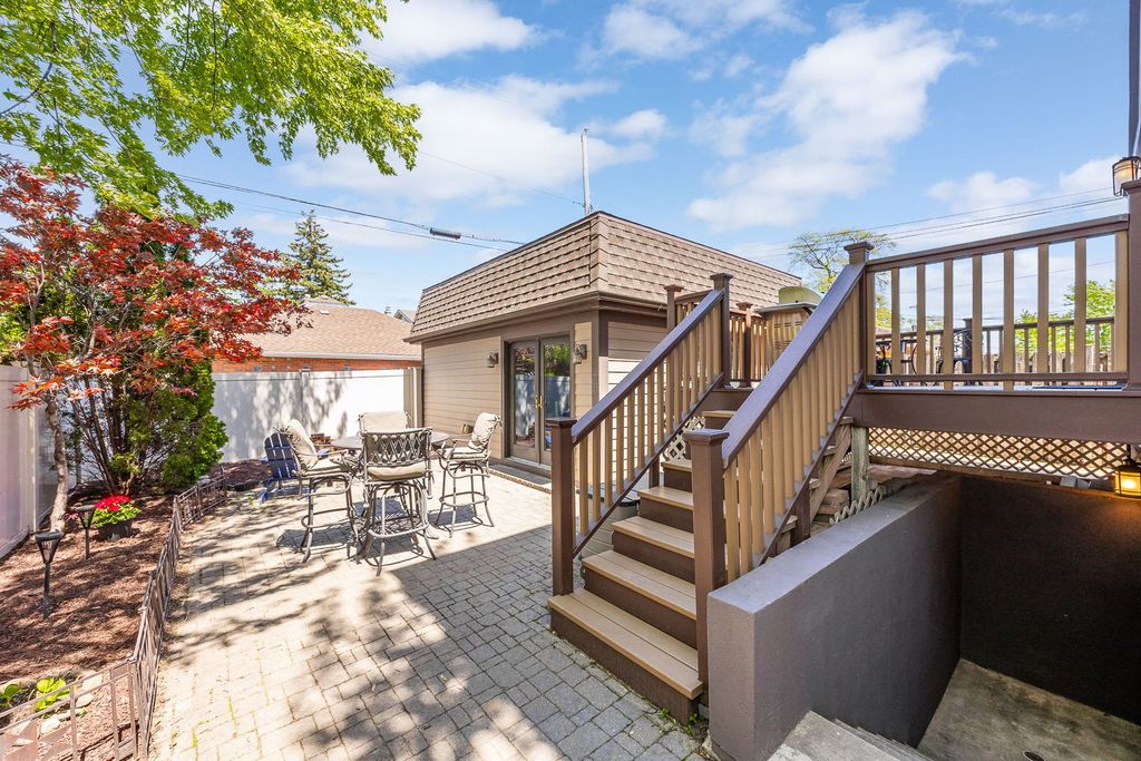 Image 33 of property listing at 7256 W Ibsen Street, Chicago, IL 60631