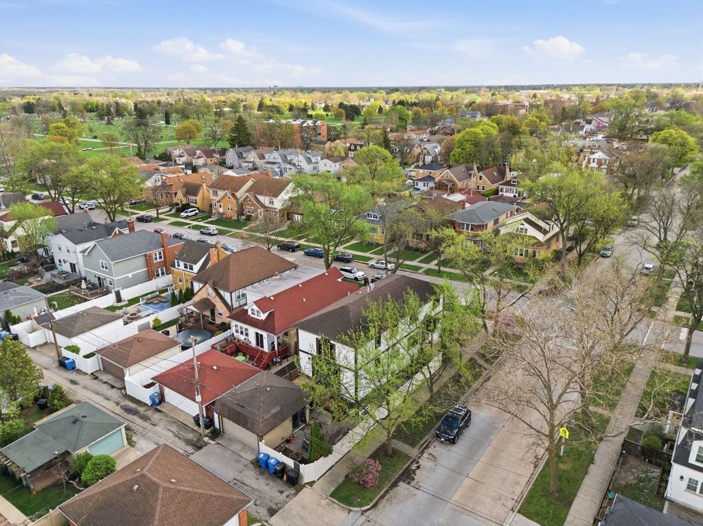 Image 37 of property listing at 7256 W Ibsen Street, Chicago, IL 60631