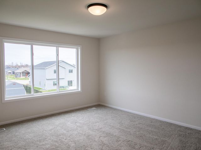 8810 Meadowlark Parkway S, Horace, ND 58047